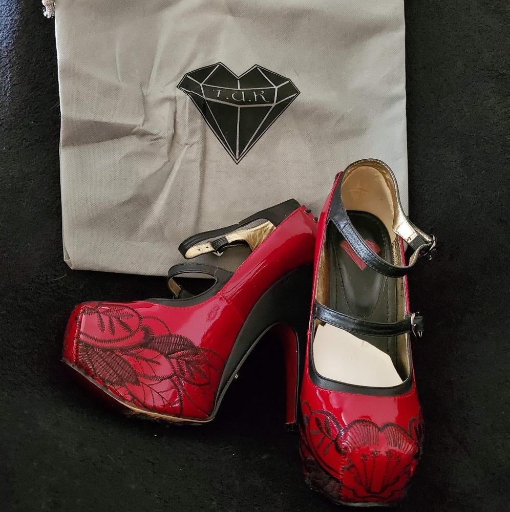 T.U.K. Size 7 Stilettos